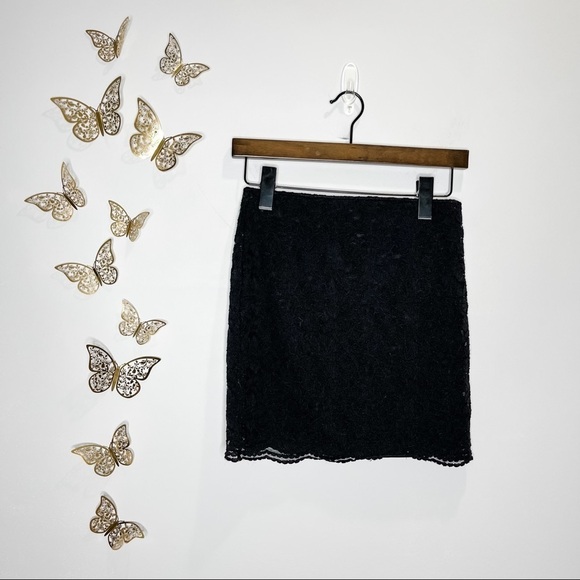 🦋🌙 DIVIDED x H&M | Stretchy Lace Black Mini Skirt - Picture 1 of 5